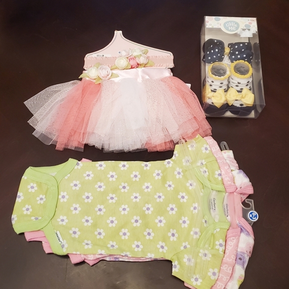Other - Bundle Of Girs 0-12 Outfit & Socks  & Hair Bow set